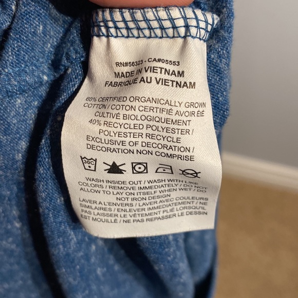 🆕 WOT, 1X Long sleeve Nike top, so soft! - Picture 8 of 8